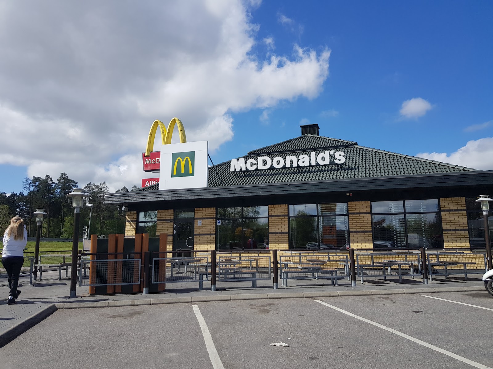 McDonald's Linköping, Valla