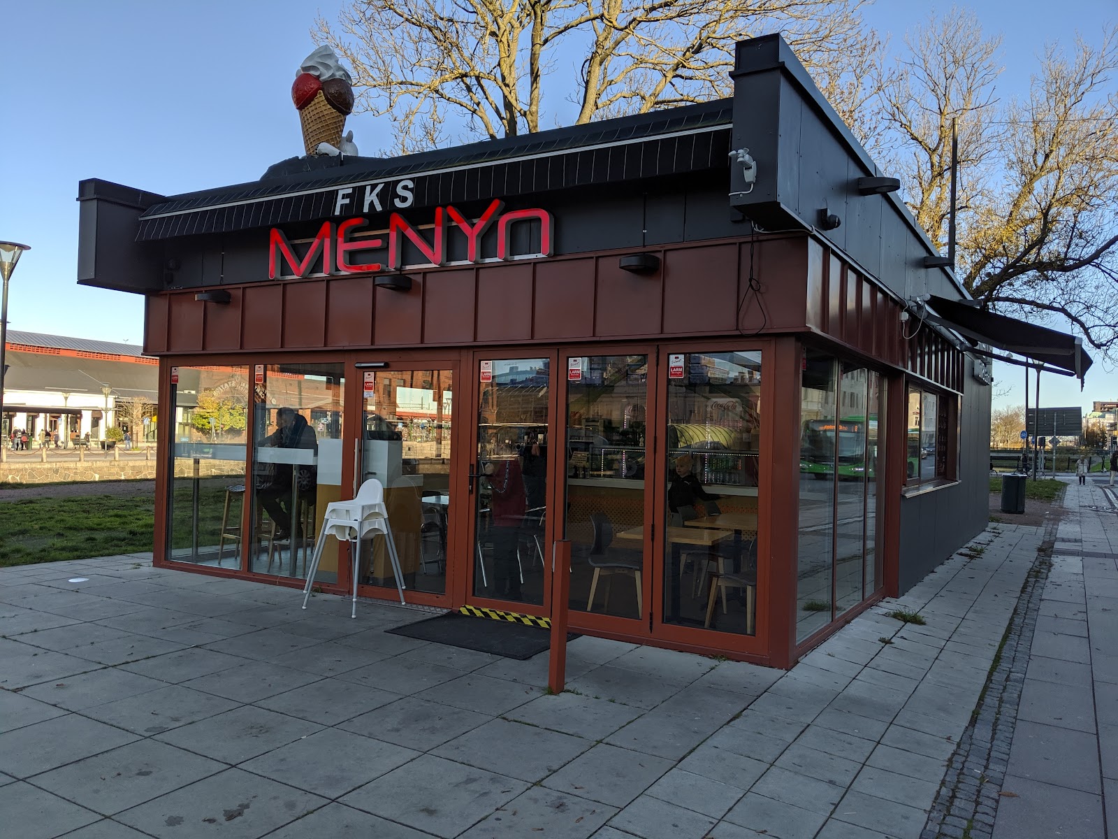 MENYn